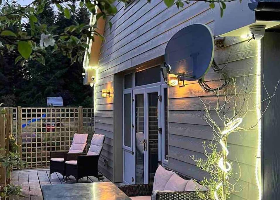 The Bird House - Coastal Lodge In Lovely Forest Setting Nr. Kinsale Cork Exterior photo
