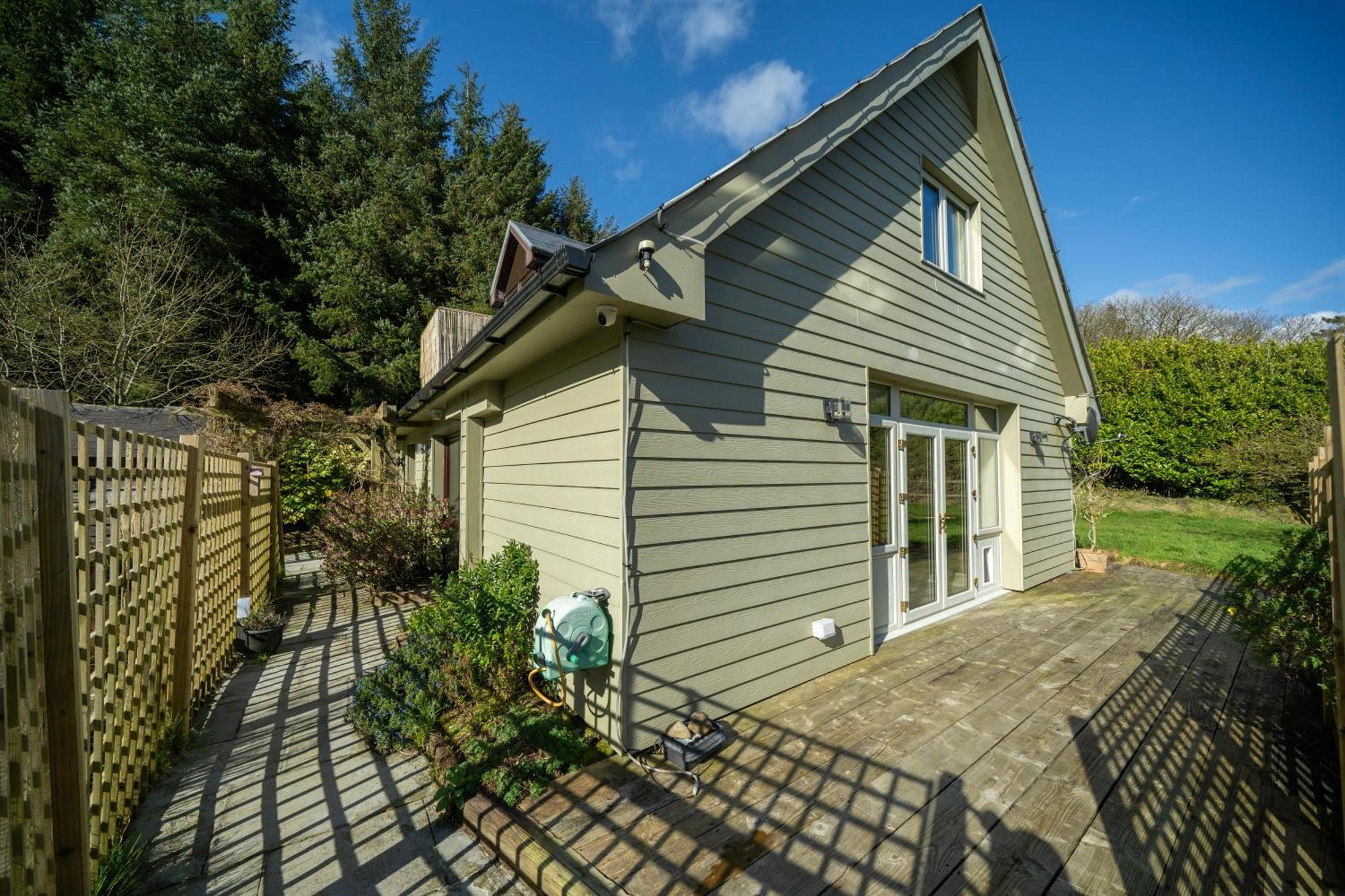The Bird House - Coastal Lodge In Lovely Forest Setting Nr. Kinsale Cork Exterior photo